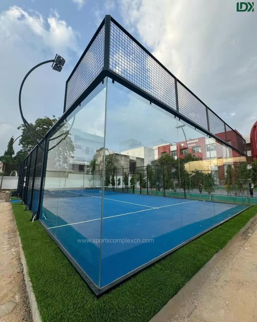 High quality 12mm tempered glass wall for LDK panoramic padel court structure.